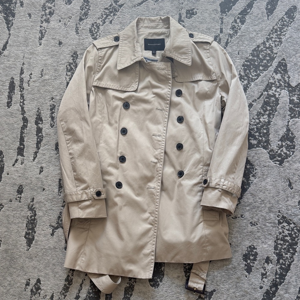 Banana Republic Classic Beige Trench Coat size L
